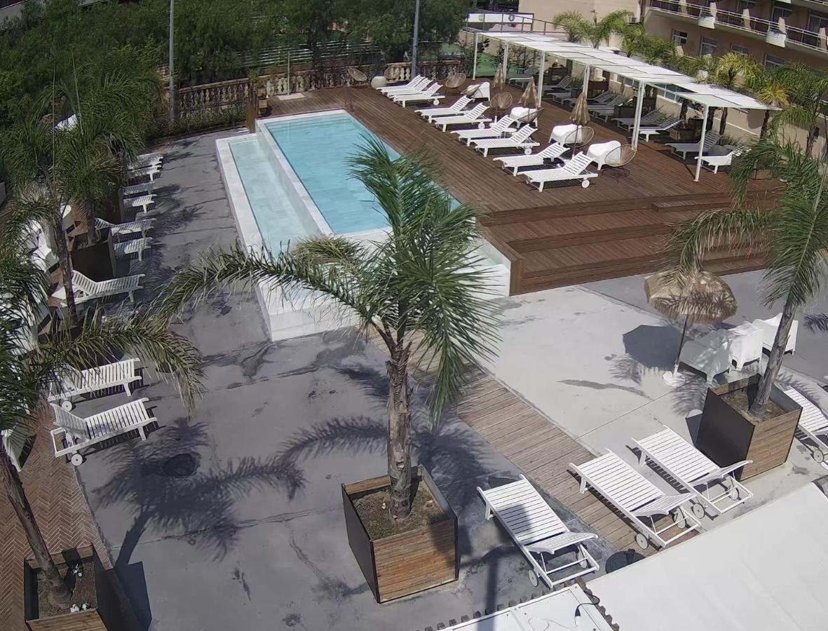 Cerca de Aquopolis La Pineda: 4 Hoteles Analizados y Comparados