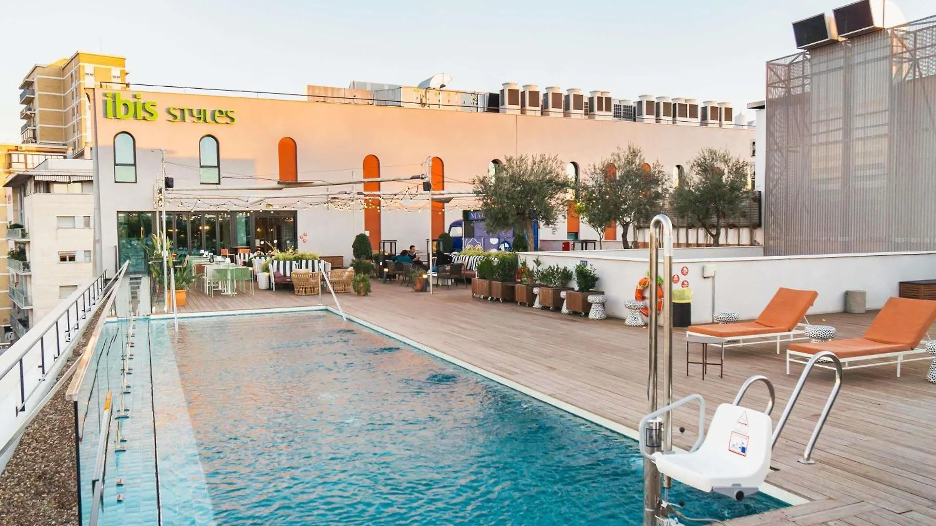 Cerca del Alcázar de Sevilla: 4 Hoteles Comparados