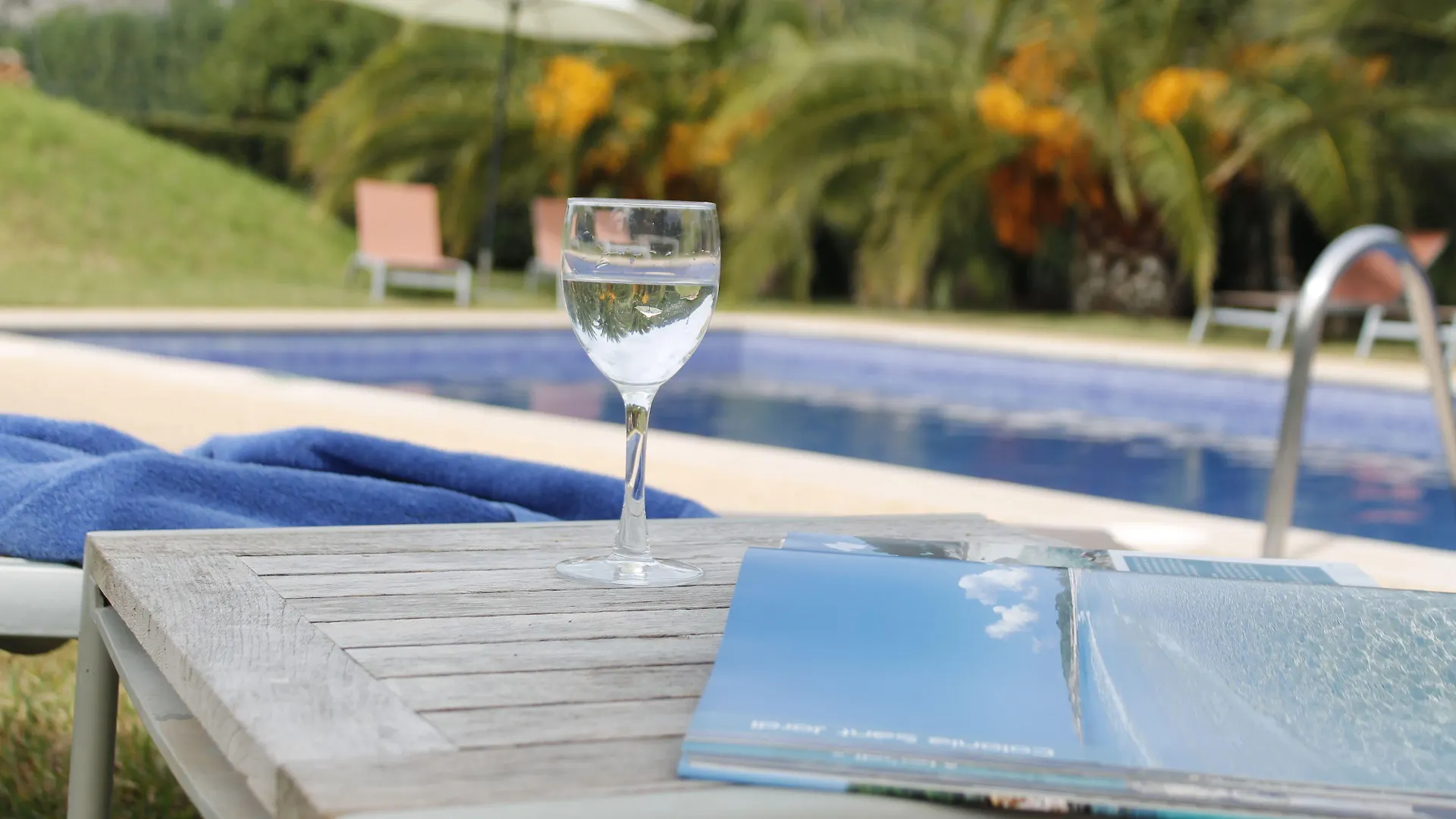 Hoteles Familiares cerca del Poble Espanyol: 4 Opciones Comparadas