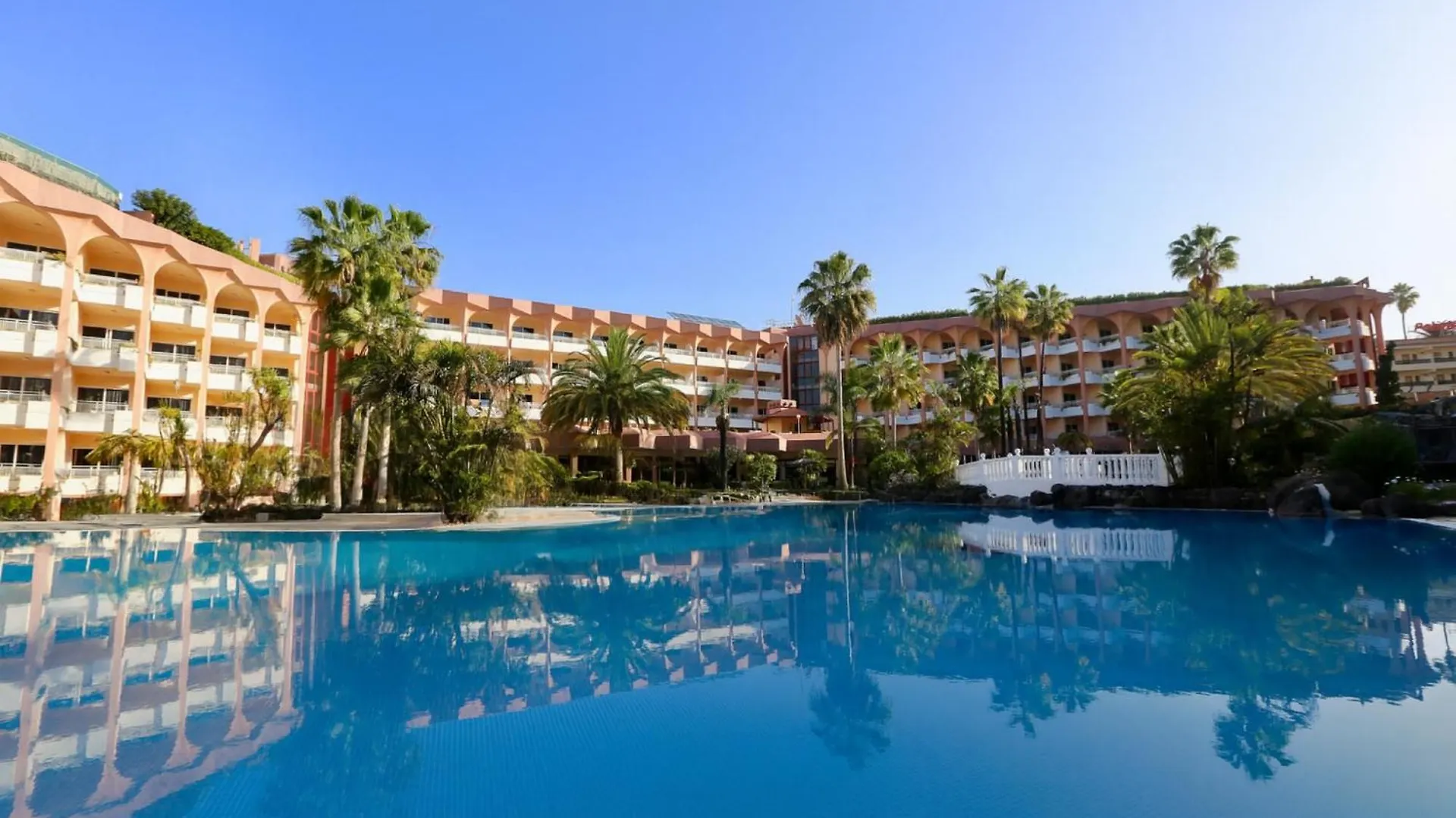 4 Hoteles Céntricos cerca de la Parroquia de Guadalupe que Vale la Pena Reservar