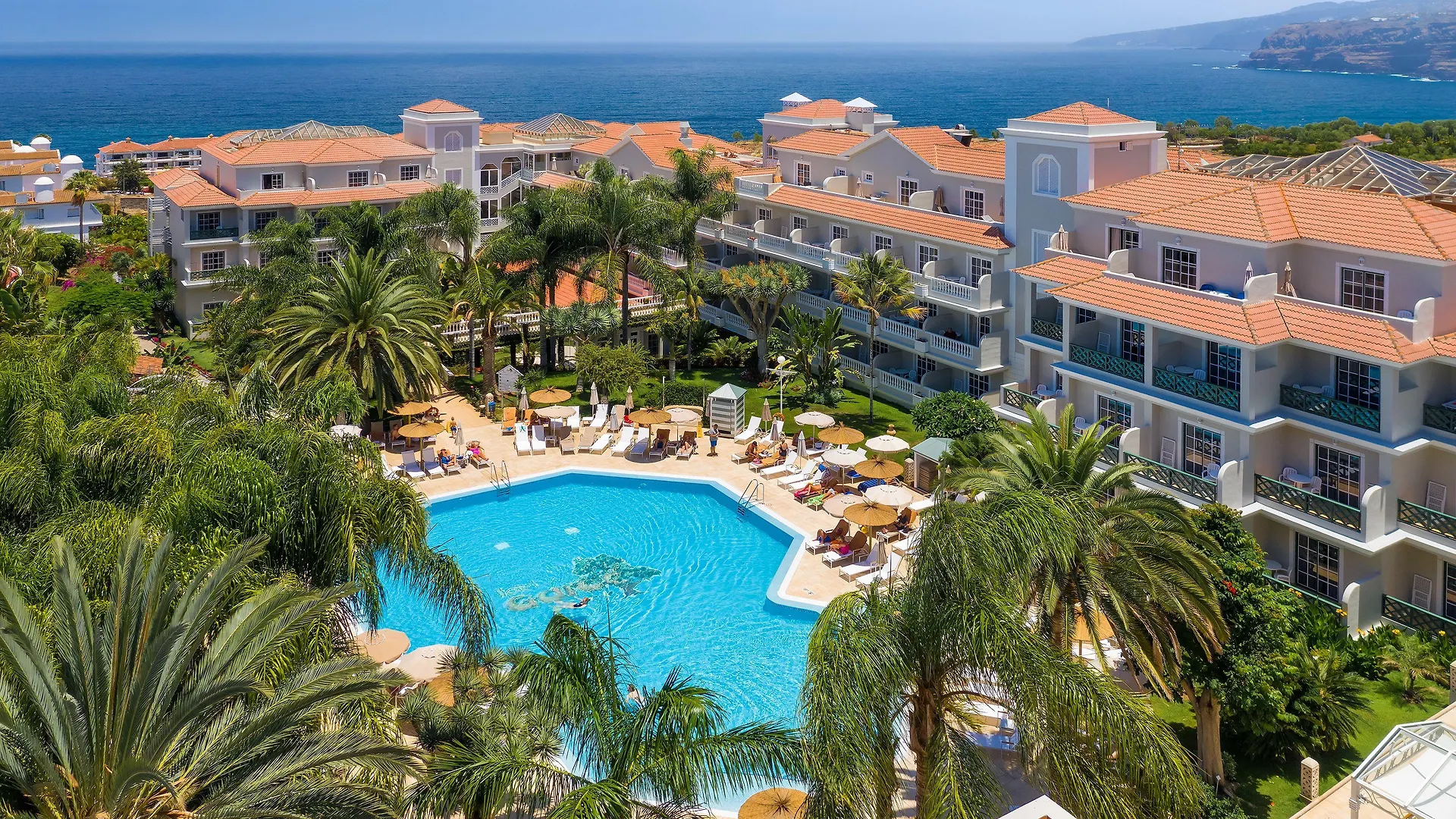 2 Hoteles Céntricos Cerca de Unión Discográfica Canarias en Puerto de la Cruz