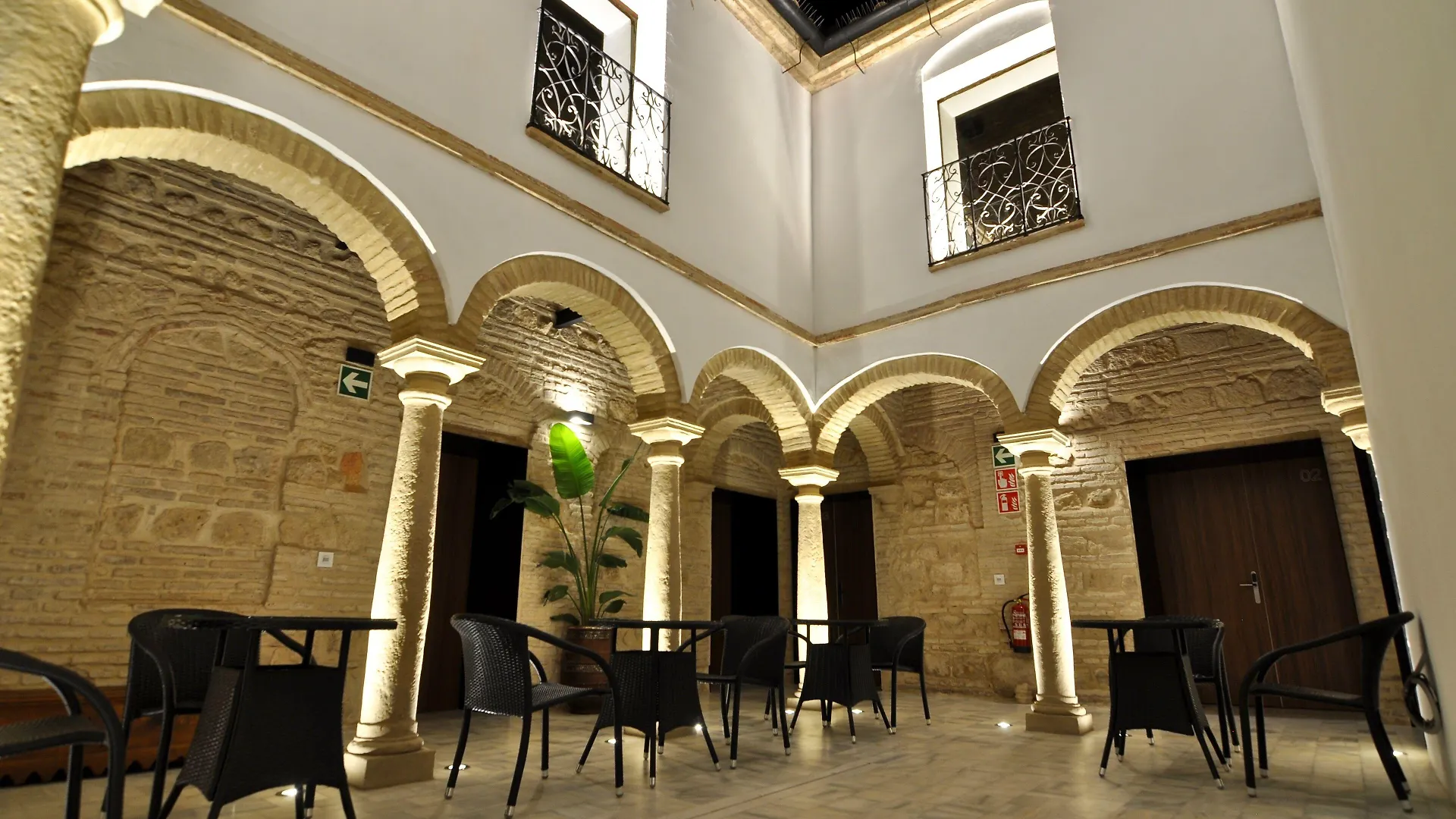 5 Hoteles Económicos Cerca de la Torre de la Calahorra en Córdoba