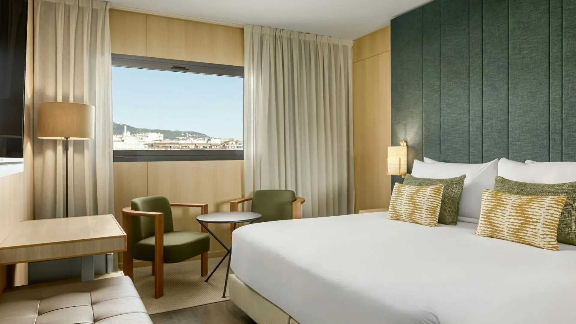 8 Hoteles con Carácter cerca de CosmoCaixa para Visitar Barcelona