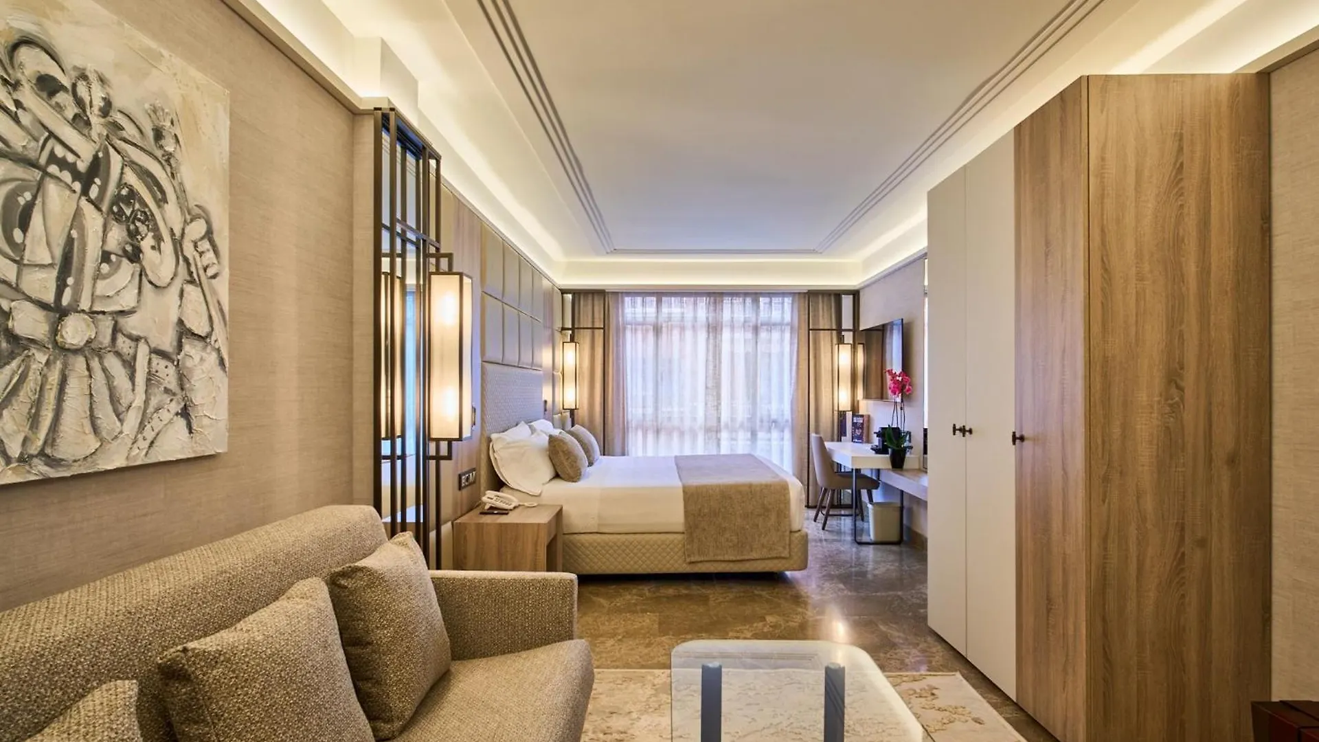 10 Hoteles Románticos cerca del Lázaro Galdiano que Vale la Pena