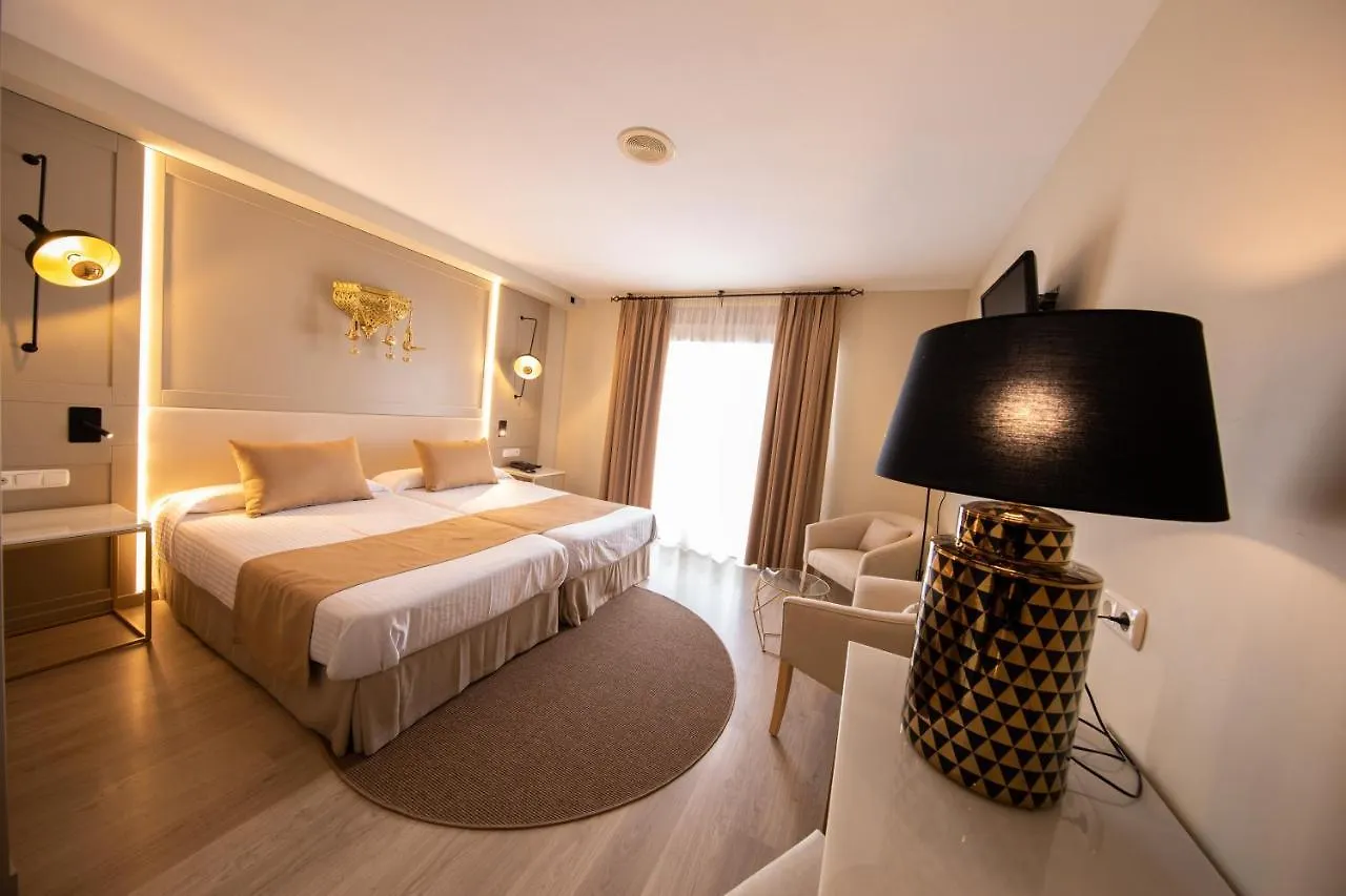 5 Hoteles Románticos cerca de Acantilados de Maro-Cerro Gordo que Vale la Pena Reservar