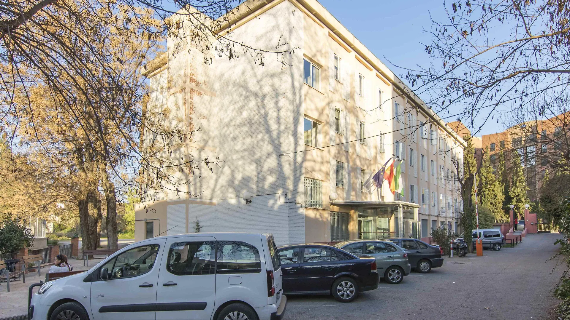Cerca del Monasterio de la Cartuja: 8 Hoteles Céntricos Comparados
