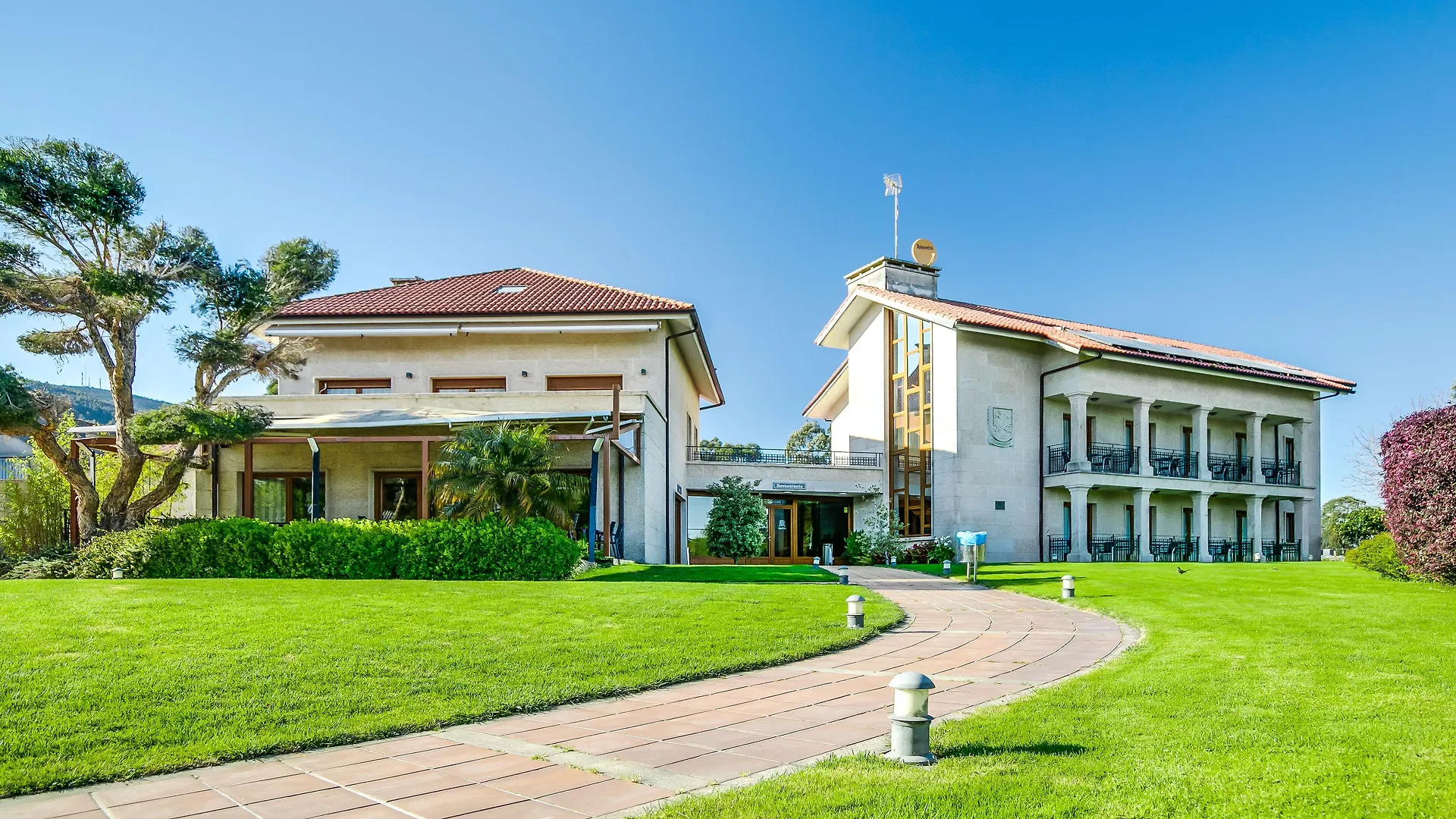 4 Hoteles de Playa cerca de Empresarios Galaico Portugueses que Vale la Pena Reservar