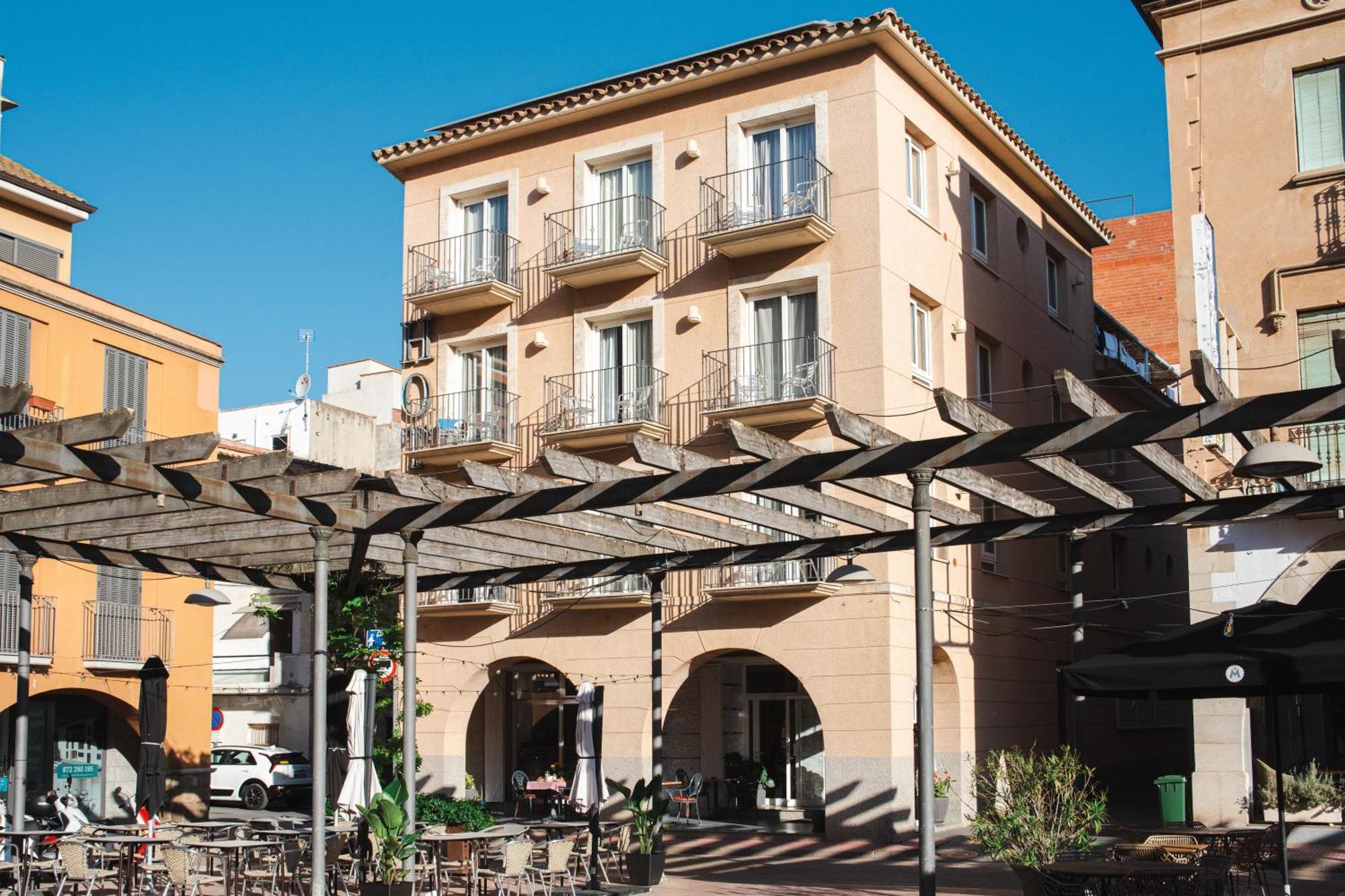 6 Hoteles de Playa cerca del Everest Costa Brava que Merece la Pena Conocer