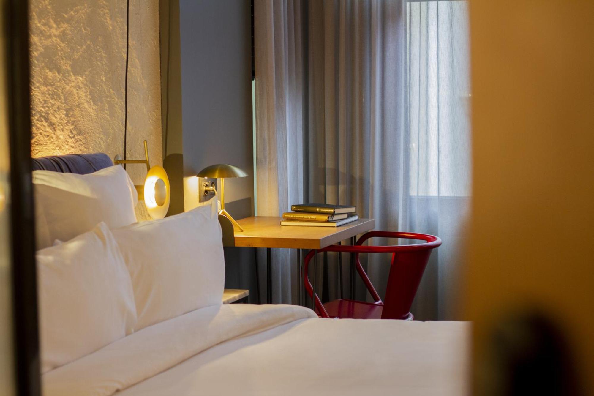 11 Hoteles Céntricos Cerca del Peine del Viento en San Sebastián